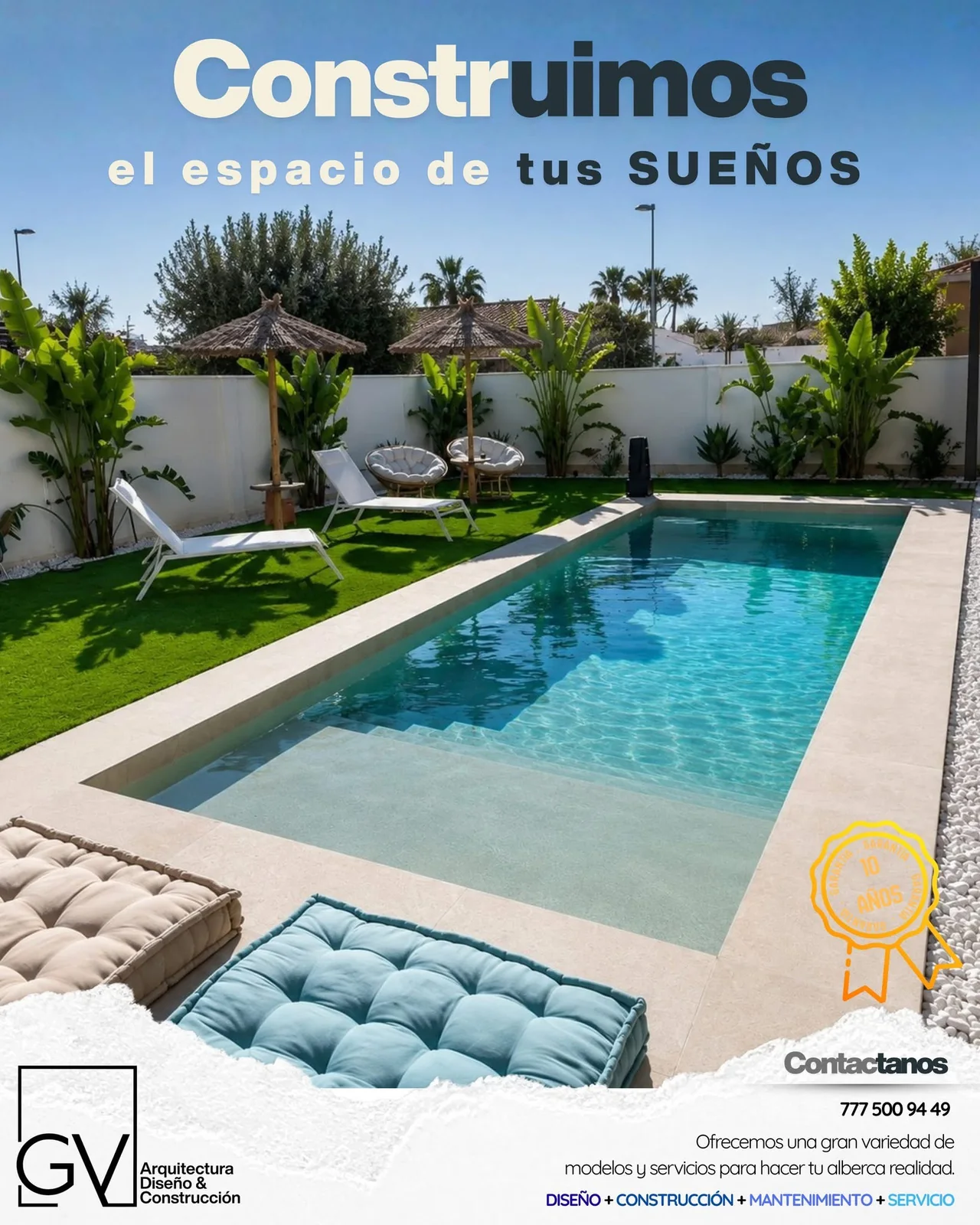 Alberca rectangular con jardín tropical